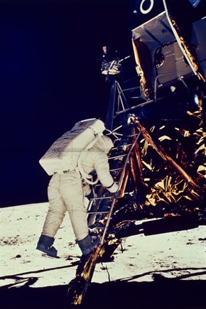 Armstrong-Neil-Luna 290x435