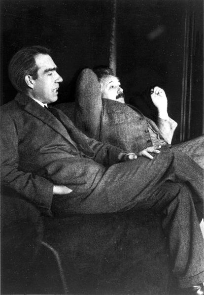 Niels Bohr_Albert_Einstein_by_Ehrenfest